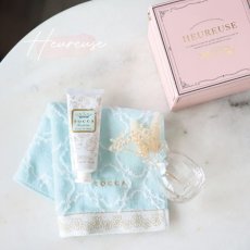 画像1: 【 Gift  】HEUREUSE 　ウルース　ギフトセット　ピンクボックス　ハンドクリーム　ハンカチタオル　ドライフラワー　ガラス花瓶　TOCCA (1)